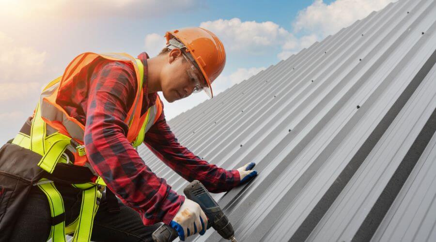 Expert Emergency Roof Repairs services in Oakwood, IL